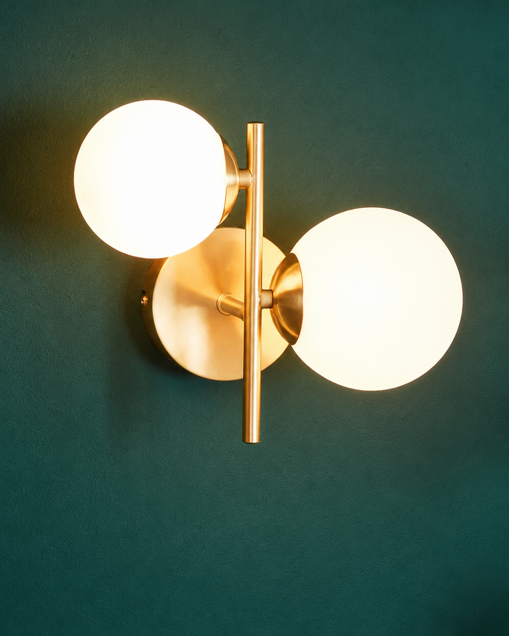Aplique de Pared Dorado con Doble Bola de Cristal