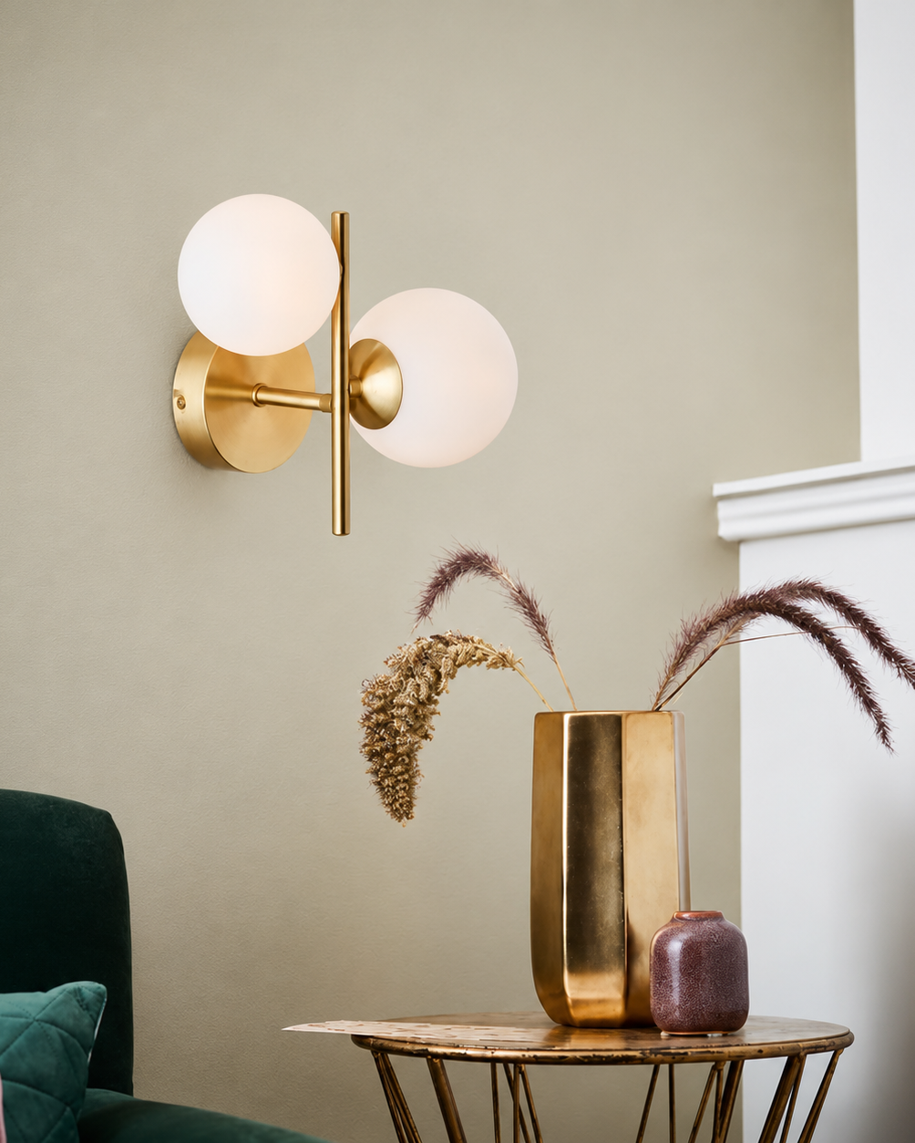 Aplique de Pared Dorado con Doble Bola de Cristal